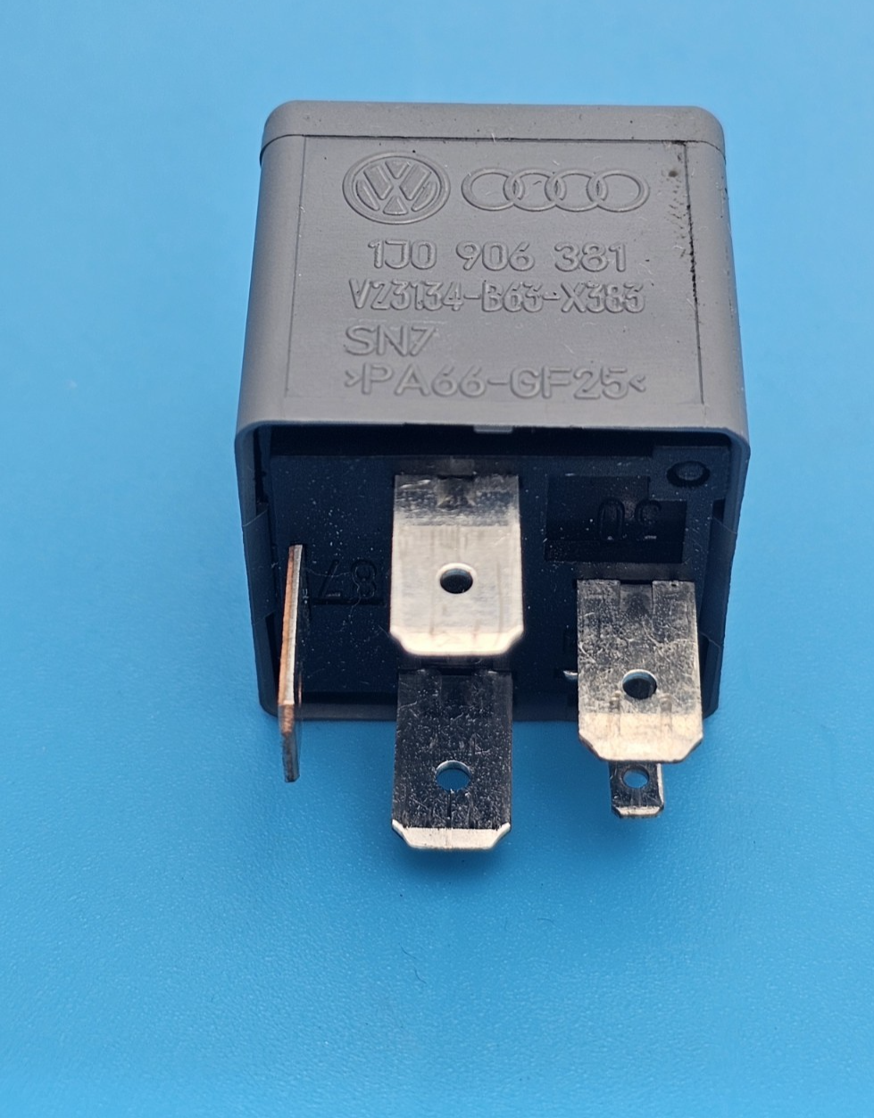 Audi VW Seat Skoda 5-Pin Grey SN7 Relay 1J0906381 V23134-B63-X383