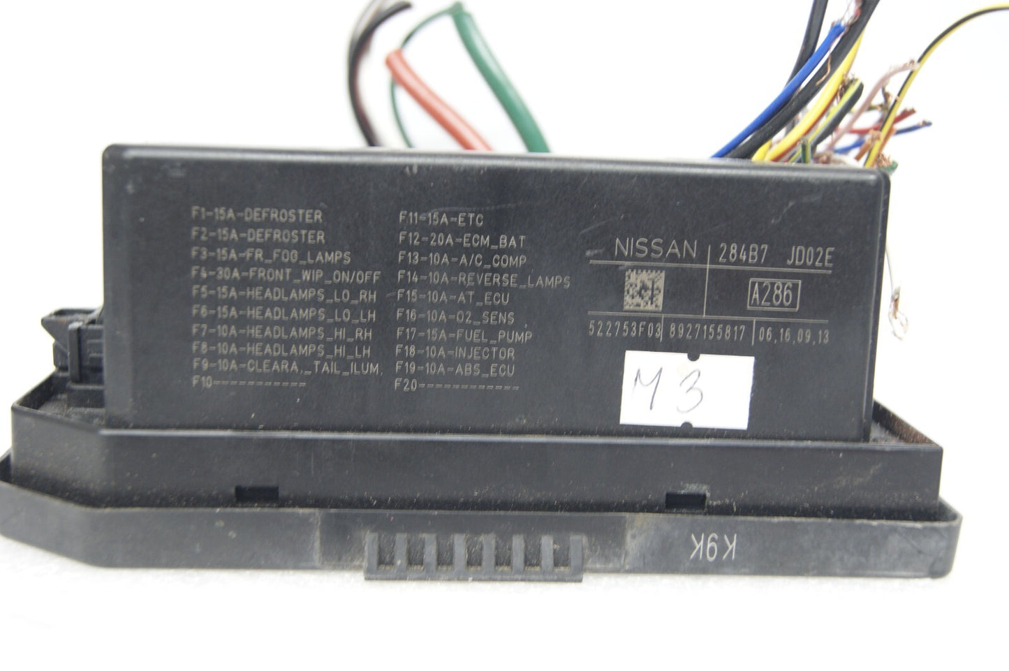 284B7 JD02E NISSAN J10 QASHQAI FUSE BOX UNDER BONNET