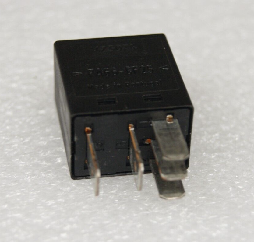 Audi VW 5-Pin Black Relay 8Z0951253 Tyco V23074-A1001-X50
