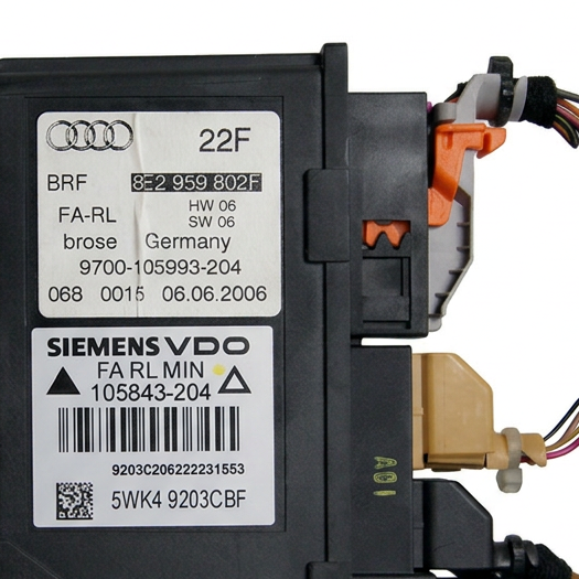 Audi window motor 8E2 959 802 F label close-up